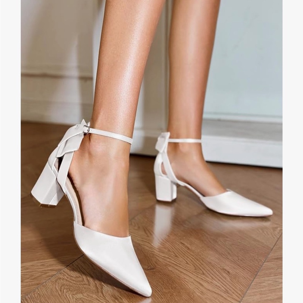 White/Ivory Satin Heels (size 8)